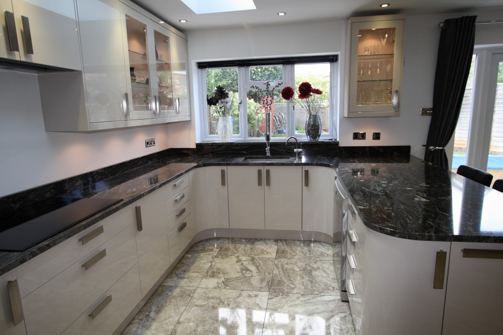 Kitchen fitter Guildford curved units